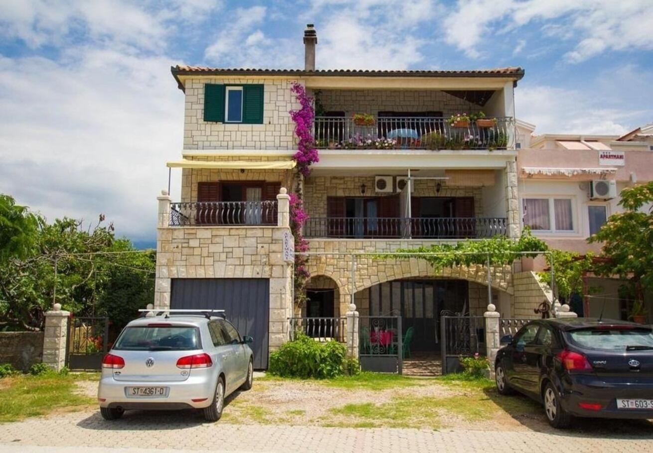 Apartments Juri Sucuraj Exterior photo
