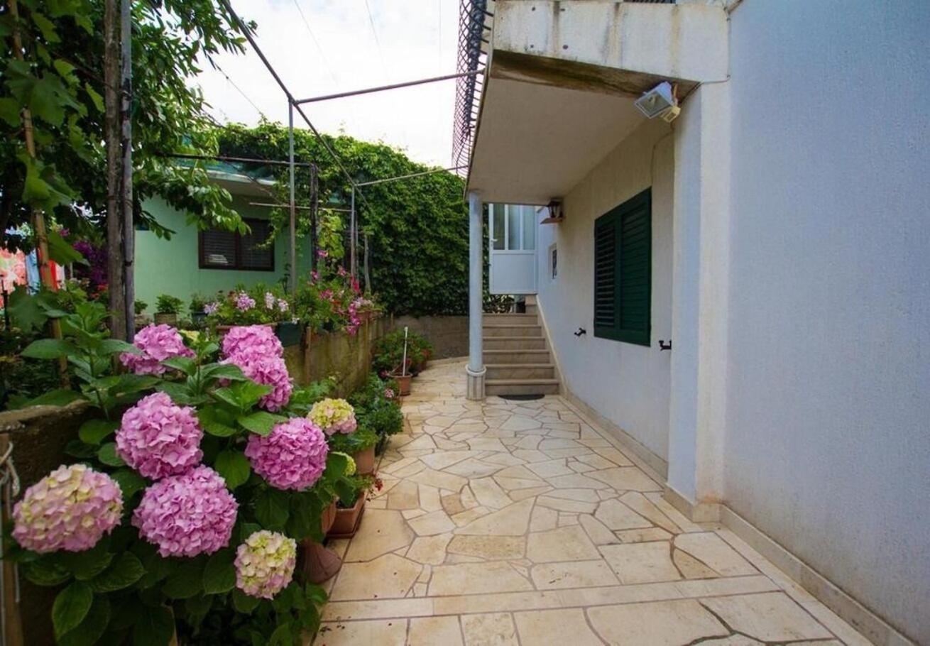 Apartments Juri Sucuraj Exterior photo
